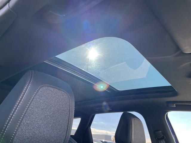 ３００８ ＧＴ　ブルーＨＤｉ　ガラスサンルーフ　ハーフレザーシート　電動パワーシート　シートヒーター　純正ＬＥＤヘッドライト　純正１８インチアルミホイール　オートテールゲート　パドルシフト　バックモニター　ブラインドスポットモニタ（5枚目）