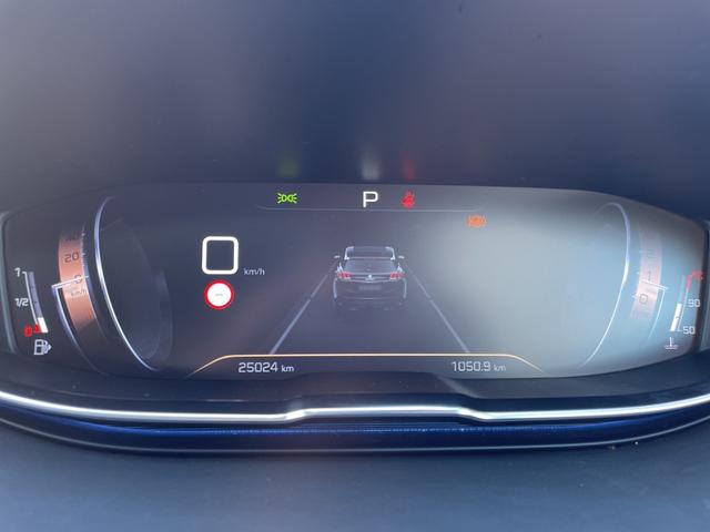 ３００８ ＧＴ　ブルーＨＤｉ　ガラスサンルーフ　ハーフレザーシート　電動パワーシート　シートヒーター　純正ＬＥＤヘッドライト　純正１８インチアルミホイール　オートテールゲート　パドルシフト　バックモニター　ブラインドスポットモニタ（9枚目）