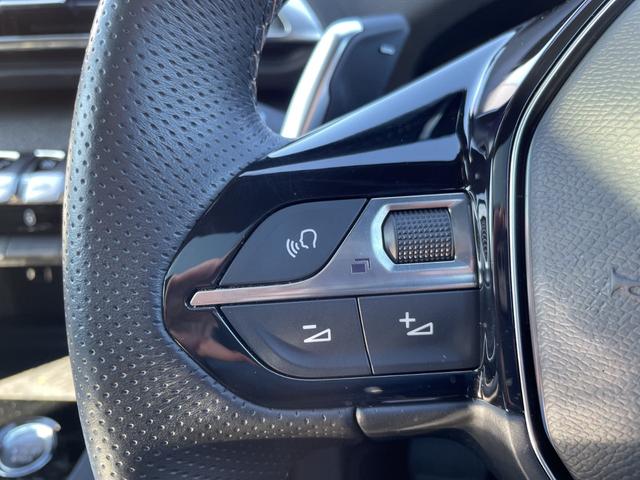 ３００８ ＧＴ　ブルーＨＤｉ　ガラスサンルーフ　ハーフレザーシート　電動パワーシート　シートヒーター　純正ＬＥＤヘッドライト　純正１８インチアルミホイール　オートテールゲート　パドルシフト　バックモニター　ブラインドスポットモニタ（11枚目）