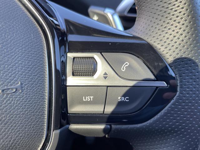 ３００８ ＧＴ　ブルーＨＤｉ　ガラスサンルーフ　ハーフレザーシート　電動パワーシート　シートヒーター　純正ＬＥＤヘッドライト　純正１８インチアルミホイール　オートテールゲート　パドルシフト　バックモニター　ブラインドスポットモニタ（12枚目）