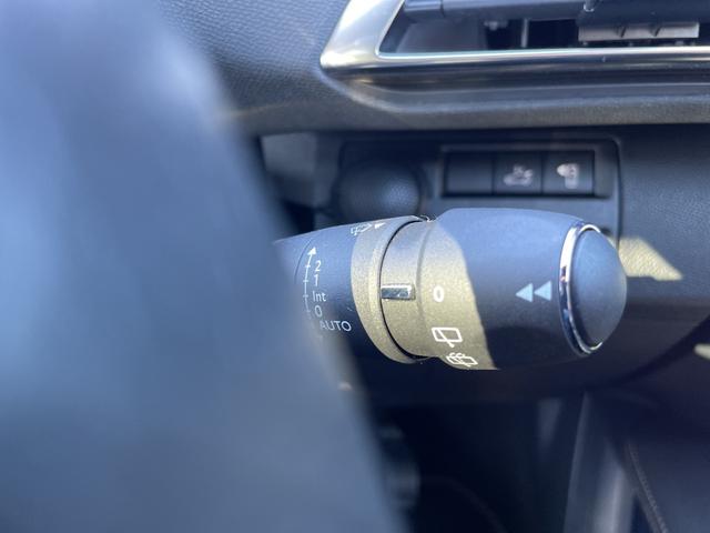 ３００８ ＧＴ　ブルーＨＤｉ　ガラスサンルーフ　ハーフレザーシート　電動パワーシート　シートヒーター　純正ＬＥＤヘッドライト　純正１８インチアルミホイール　オートテールゲート　パドルシフト　バックモニター　ブラインドスポットモニタ（14枚目）