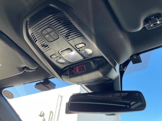 ３００８ ＧＴ　ブルーＨＤｉ　ガラスサンルーフ　ハーフレザーシート　電動パワーシート　シートヒーター　純正ＬＥＤヘッドライト　純正１８インチアルミホイール　オートテールゲート　パドルシフト　バックモニター　ブラインドスポットモニタ（26枚目）