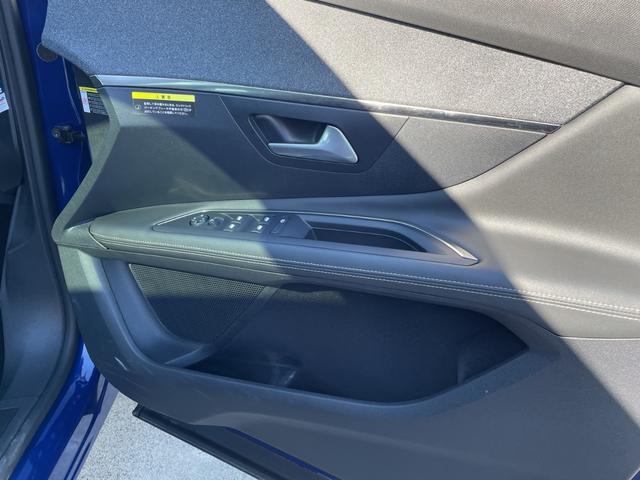 ３００８ ＧＴ　ブルーＨＤｉ　ガラスサンルーフ　ハーフレザーシート　電動パワーシート　シートヒーター　純正ＬＥＤヘッドライト　純正１８インチアルミホイール　オートテールゲート　パドルシフト　バックモニター　ブラインドスポットモニタ（28枚目）