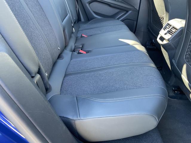 ３００８ ＧＴ　ブルーＨＤｉ　ガラスサンルーフ　ハーフレザーシート　電動パワーシート　シートヒーター　純正ＬＥＤヘッドライト　純正１８インチアルミホイール　オートテールゲート　パドルシフト　バックモニター　ブラインドスポットモニタ（39枚目）