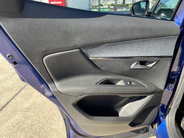 ３００８ ＧＴ　ブルーＨＤｉ　ガラスサンルーフ　ハーフレザーシート　電動パワーシート　シートヒーター　純正ＬＥＤヘッドライト　純正１８インチアルミホイール　オートテールゲート　パドルシフト　バックモニター　ブラインドスポットモニタ（40枚目）