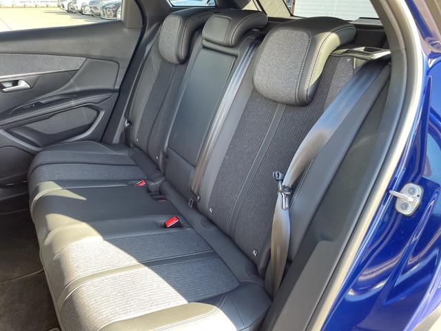 ３００８ ＧＴ　ブルーＨＤｉ　ガラスサンルーフ　ハーフレザーシート　電動パワーシート　シートヒーター　純正ＬＥＤヘッドライト　純正１８インチアルミホイール　オートテールゲート　パドルシフト　バックモニター　ブラインドスポットモニタ（41枚目）