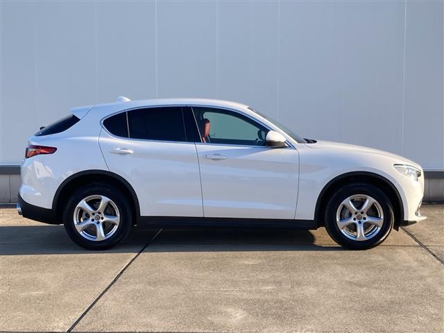 全国納車可能※です！全国のＬＩＢＥＲＡＬＡ、もしくはガリバーグループ直営店舗のどこでも納車が可能※です。※車両運搬費がかかります。