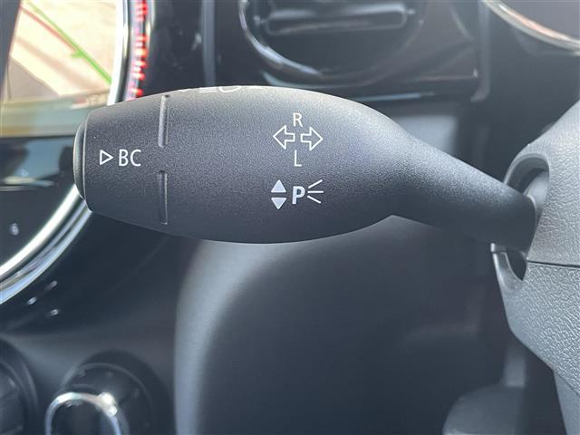 ＭＩＮＩ クーパーＳＤ　クラシック・トリム　前方ドライブレコーダー　アクティブクルーズコントロール　バックカメラ　ＥＴＣ２．０　ハーフレザーシート　前後ＰＤＣ　ドライビングモードスイッチ　ＡｐｐｌｅＣａｒＰｌａｙ　ＡｎｄｒｏｉｄＡｕｔｏ（10枚目）