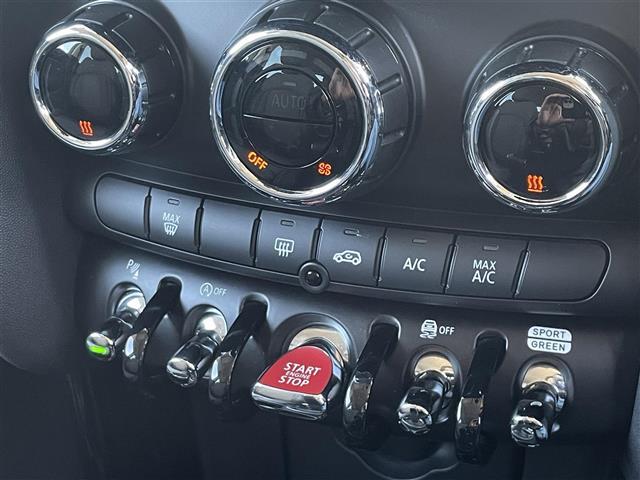 ＭＩＮＩ クーパーＳＤ　クラシック・トリム　前方ドライブレコーダー　アクティブクルーズコントロール　バックカメラ　ＥＴＣ２．０　ハーフレザーシート　前後ＰＤＣ　ドライビングモードスイッチ　ＡｐｐｌｅＣａｒＰｌａｙ　ＡｎｄｒｏｉｄＡｕｔｏ（14枚目）
