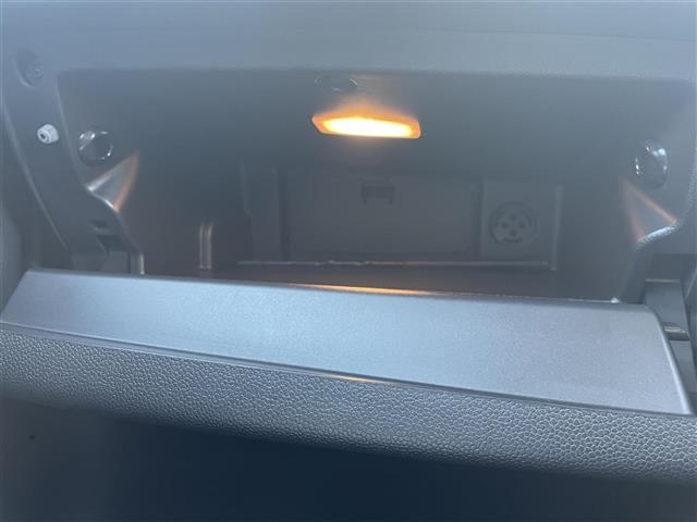 ＭＩＮＩ クーパーＳＤ　クラシック・トリム　前方ドライブレコーダー　アクティブクルーズコントロール　バックカメラ　ＥＴＣ２．０　ハーフレザーシート　前後ＰＤＣ　ドライビングモードスイッチ　ＡｐｐｌｅＣａｒＰｌａｙ　ＡｎｄｒｏｉｄＡｕｔｏ（17枚目）