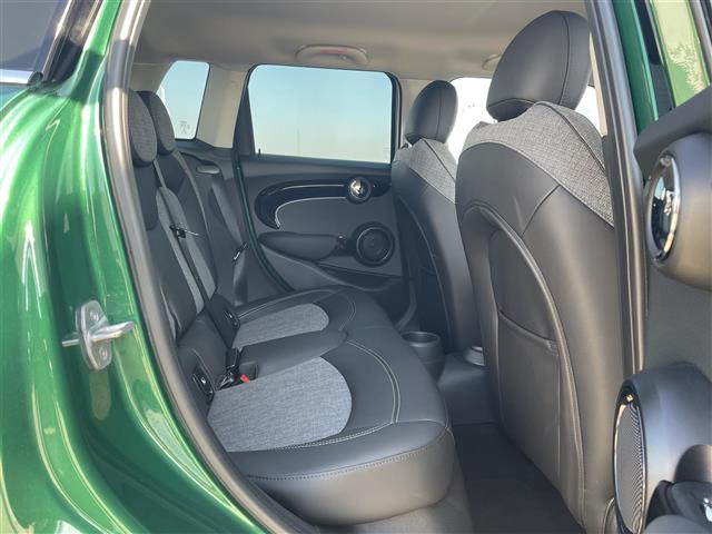 ＭＩＮＩ クーパーＳＤ　クラシック・トリム　前方ドライブレコーダー　アクティブクルーズコントロール　バックカメラ　ＥＴＣ２．０　ハーフレザーシート　前後ＰＤＣ　ドライビングモードスイッチ　ＡｐｐｌｅＣａｒＰｌａｙ　ＡｎｄｒｏｉｄＡｕｔｏ（22枚目）