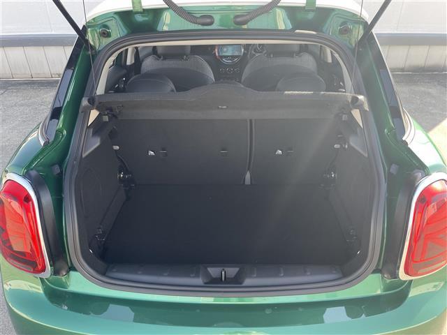 ＭＩＮＩ クーパーＳＤ　クラシック・トリム　前方ドライブレコーダー　アクティブクルーズコントロール　バックカメラ　ＥＴＣ２．０　ハーフレザーシート　前後ＰＤＣ　ドライビングモードスイッチ　ＡｐｐｌｅＣａｒＰｌａｙ　ＡｎｄｒｏｉｄＡｕｔｏ（24枚目）