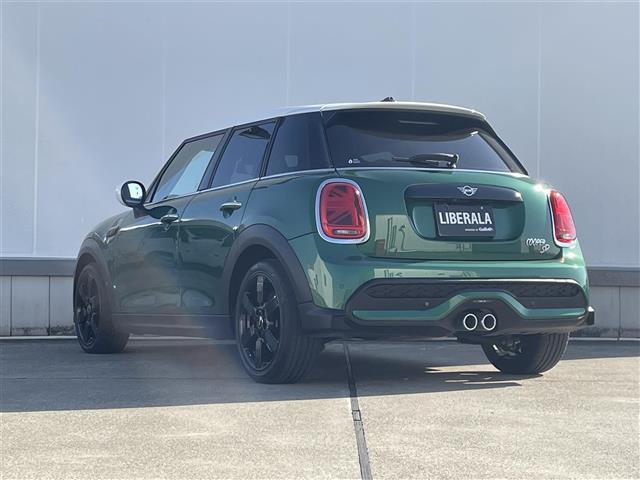 ＭＩＮＩ クーパーＳＤ　クラシック・トリム　前方ドライブレコーダー　アクティブクルーズコントロール　バックカメラ　ＥＴＣ２．０　ハーフレザーシート　前後ＰＤＣ　ドライビングモードスイッチ　ＡｐｐｌｅＣａｒＰｌａｙ　ＡｎｄｒｏｉｄＡｕｔｏ（30枚目）