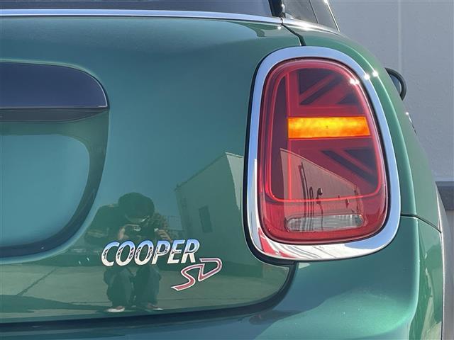 ＭＩＮＩ クーパーＳＤ　クラシック・トリム　前方ドライブレコーダー　アクティブクルーズコントロール　バックカメラ　ＥＴＣ２．０　ハーフレザーシート　前後ＰＤＣ　ドライビングモードスイッチ　ＡｐｐｌｅＣａｒＰｌａｙ　ＡｎｄｒｏｉｄＡｕｔｏ（37枚目）
