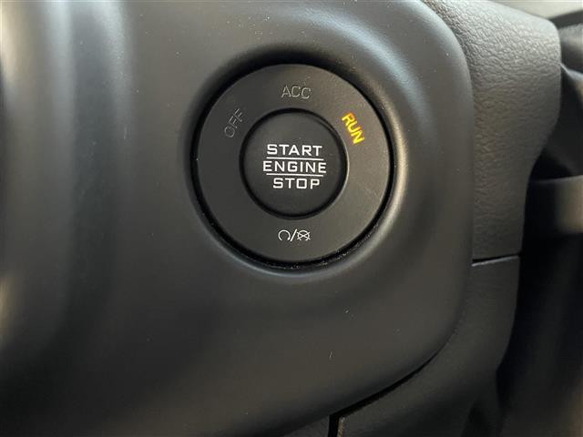 ジープ・ラングラーアンリミテッド スポーツアルティテュード 純正ディスプレイオーディオ/フロント/サイド/バックカメラ/LEDヘッドライト/A/Tタイヤ/純正17インチAW/純正OP前ドライブレコーダー/ACC/BSM/レーンキープ/ETC(19枚目)