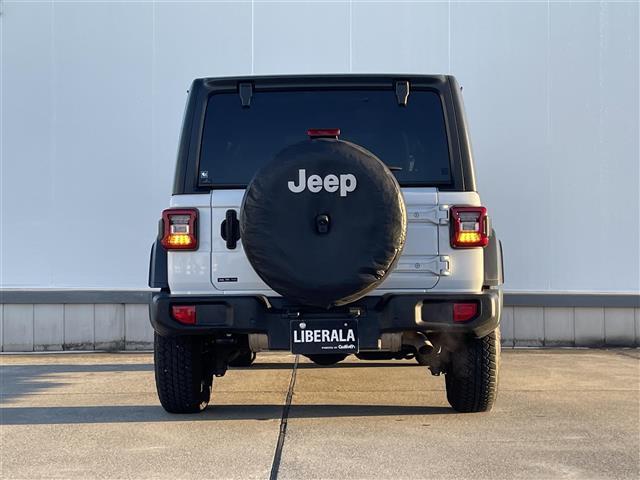 ジープ・ラングラーアンリミテッド スポーツアルティテュード 純正ディスプレイオーディオ/フロント/サイド/バックカメラ/LEDヘッドライト/A/Tタイヤ/純正17インチAW/純正OP前ドライブレコーダー/ACC/BSM/レーンキープ/ETC(31枚目)