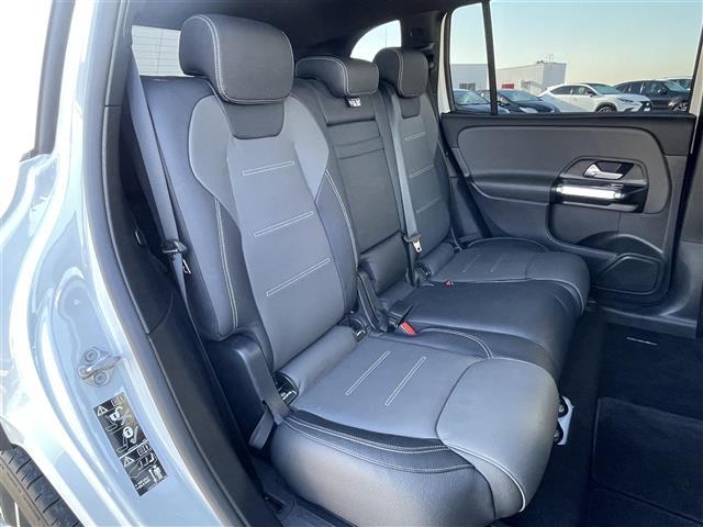 ＧＬＢ ＧＬＢ３５　４マチック　純正ナビ／ＤＴＶ／３６０°カメラ／黒／グレー革シート／アドバンスドＰＫＧ／ＡＣＣ／ＢＳＭ／レーンキープ／ＥＴＣ／パワーシート／シートヒーター／４ＷＤ／ターボ車／７人乗り／ＨＵＤ／ＭＢＵＸ／保証書／取説（32枚目）