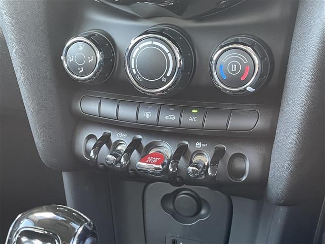 ＭＩＮＩ ヴィクトリア　純正ナビ／バックカメラ／インテリジェントセーフティ／衝突警告／歩行者警告／前後ドライブレコーダー／ＥＴＣ／純正ＵＳＢ／ＢＴオーディオ／スマートキー／純正１５インチＡＷ／ドアバイザー／新車時保証書（13枚目）