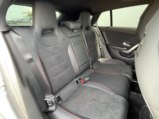 ＣＬＡクラス シューティングブレーク ＣＬＡ２００ｄ　シューティングブレーク　ＡＭＧライン　ＡＣＣ　ＲＳＰ　ＢＳＭ　純正ナビ　バックカメラ　パワーシート　電動リアゲート　ハーフレザーシート　シートヒーター　パドルシフト　ＥＴＣ（10枚目）