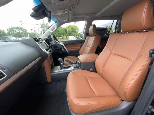 TX Lパッケージ70thアニバーサリーLtd サンルーフ/プリクラッシュセーフティ/シートヒーター 前席/車線逸脱防止支援システム/シート フルレザー/登録済未使用車/ヘッドランプ LED/ABS/横滑り防止装置 革シート(5枚目)