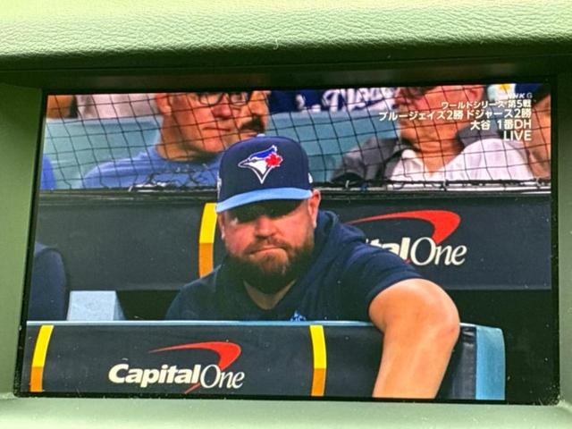 スカイライン ４ＷＤ　ＧＴタイプＳＰ　新品タイヤ／ＢＯＳＥ／純正　８インチ　ＳＤナビ／衝突安全装置／シートヒーター／車線逸脱防止支援システム／シート　フルレザー／ヘッドランプ　ＬＥＤ／ＥＴＣ／ＥＢＤ付ＡＢＳ／横滑り防止装置　革シート（12枚目）