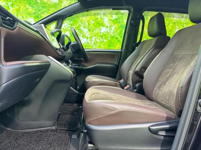 エスクァイア ハイブリッドGiプレミアムパッケージ 保証書/純正 10インチ SDナビ/フリップダウンモニター 純正 12.8インチ/衝突安全装置/両側電動スライドドア/シートヒーター/車線逸脱防止支援システム/シート ハーフレザー 後席モニター(7枚目)