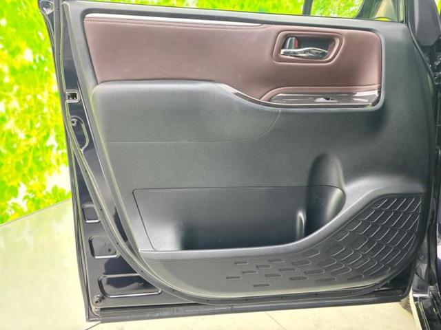 エスクァイア ハイブリッドGiプレミアムパッケージ 保証書/純正 10インチ SDナビ/フリップダウンモニター 純正 12.8インチ/衝突安全装置/両側電動スライドドア/シートヒーター/車線逸脱防止支援システム/シート ハーフレザー 後席モニター(24枚目)