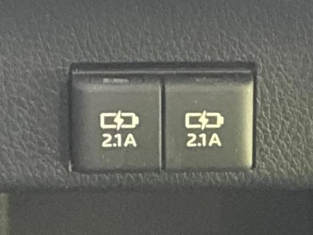 エスクァイア ハイブリッドGiプレミアムパッケージ 保証書/純正 10インチ SDナビ/フリップダウンモニター 純正 12.8インチ/衝突安全装置/両側電動スライドドア/シートヒーター/車線逸脱防止支援システム/シート ハーフレザー 後席モニター(39枚目)