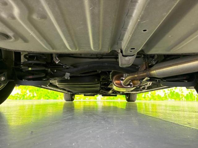 エスクァイア ハイブリッドGiプレミアムパッケージ 保証書/純正 10インチ SDナビ/フリップダウンモニター 純正 12.8インチ/衝突安全装置/両側電動スライドドア/シートヒーター/車線逸脱防止支援システム/シート ハーフレザー 後席モニター(43枚目)