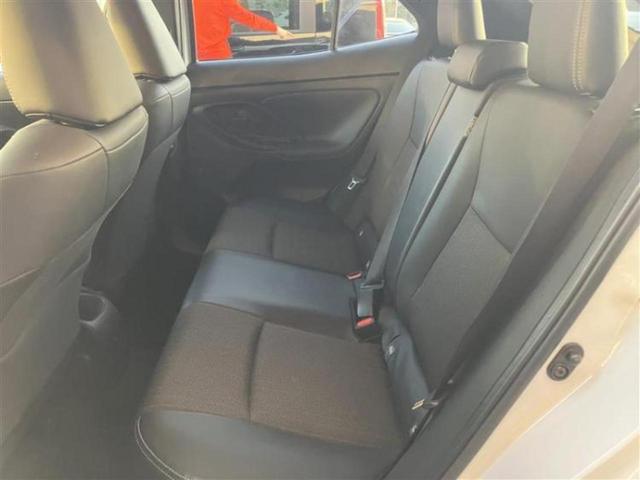 ヤリスクロス ４ＷＤハイブリッドＺ　保証書／ディスプレイオーディオ８インチ／衝突安全装置／シートヒーター／車線逸脱防止支援システム／シート　ハーフレザー／ヘッドランプ　ＬＥＤ／ＥＴＣ／ＥＢＤ付ＡＢＳ／横滑り防止装置　衝突被害軽減システム（6枚目）