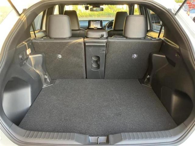 ヤリスクロス ４ＷＤハイブリッドＺ　保証書／ディスプレイオーディオ８インチ／衝突安全装置／シートヒーター／車線逸脱防止支援システム／シート　ハーフレザー／ヘッドランプ　ＬＥＤ／ＥＴＣ／ＥＢＤ付ＡＢＳ／横滑り防止装置　衝突被害軽減システム（8枚目）