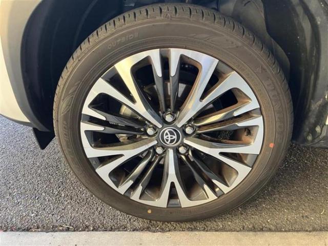 ヤリスクロス ４ＷＤハイブリッドＺ　保証書／ディスプレイオーディオ８インチ／衝突安全装置／シートヒーター／車線逸脱防止支援システム／シート　ハーフレザー／ヘッドランプ　ＬＥＤ／ＥＴＣ／ＥＢＤ付ＡＢＳ／横滑り防止装置　衝突被害軽減システム（18枚目）