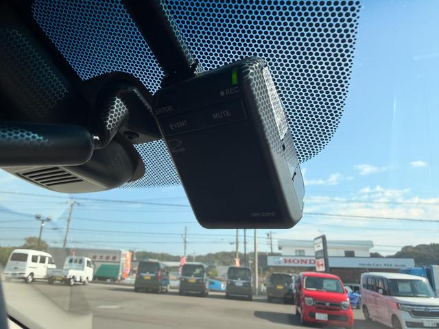 フリード+ハイブリッド ハイブリッドG 1オナ バックモニター フルセグテレビ オートクルーズコントロール ABS ナビTV LEDヘッドランプ シートヒータ USB DVD再生可 VSA ドライブレコーダー キーフリー(2枚目)