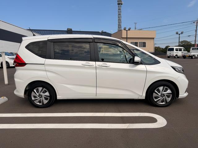 フリード+ハイブリッド ハイブリッドG 1オナ バックモニター フルセグテレビ オートクルーズコントロール ABS ナビTV LEDヘッドランプ シートヒータ USB DVD再生可 VSA ドライブレコーダー キーフリー(7枚目)