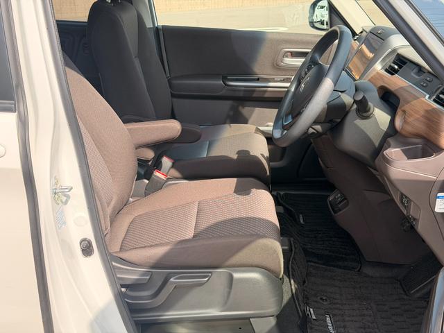 フリード+ハイブリッド ハイブリッドG 1オナ バックモニター フルセグテレビ オートクルーズコントロール ABS ナビTV LEDヘッドランプ シートヒータ USB DVD再生可 VSA ドライブレコーダー キーフリー(14枚目)