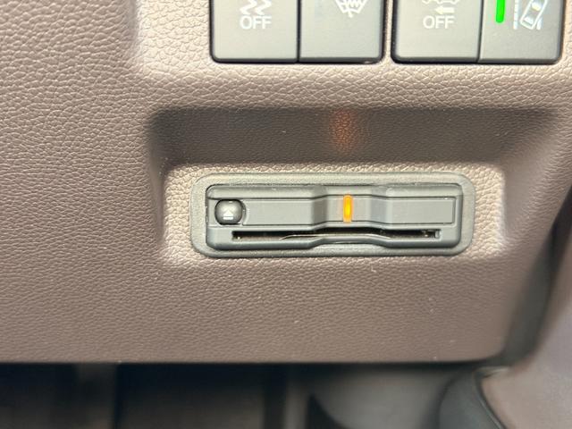 フリード+ハイブリッド ハイブリッドG 1オナ バックモニター フルセグテレビ オートクルーズコントロール ABS ナビTV LEDヘッドランプ シートヒータ USB DVD再生可 VSA ドライブレコーダー キーフリー(25枚目)