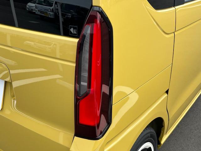Ｎ－ＢＯＸ ベースグレード　届出済み未使用車　禁煙　Ｈｏｎｄａセンシング　コンフォートＰＫＧ　純正ナビ　地デジ　Ｂカメラ　両側電動スライドドア　ＬＥＤライト　コーナーセンサー　ＥＴＣ　１４インチホイール　衝突軽減システム　ＡＢＳ（8枚目）