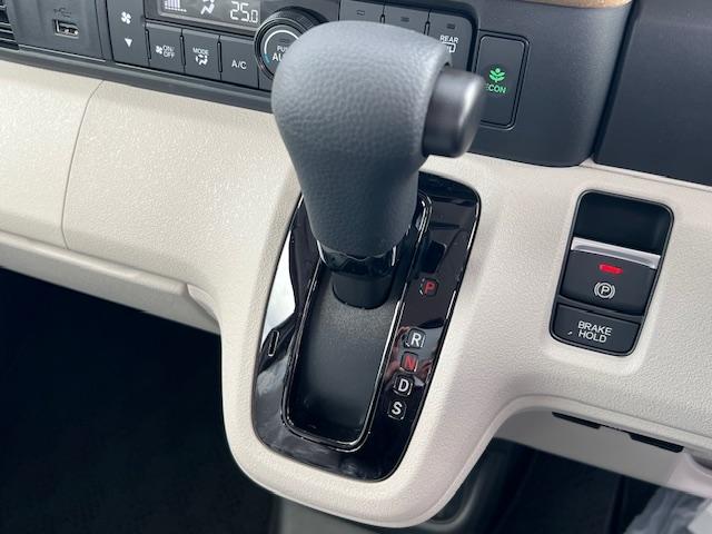 Ｎ－ＢＯＸ ベースグレード　届出済み未使用車　禁煙　Ｈｏｎｄａセンシング　コンフォートＰＫＧ　純正ナビ　地デジ　Ｂカメラ　両側電動スライドドア　ＬＥＤライト　コーナーセンサー　ＥＴＣ　１４インチホイール　衝突軽減システム　ＡＢＳ（20枚目）