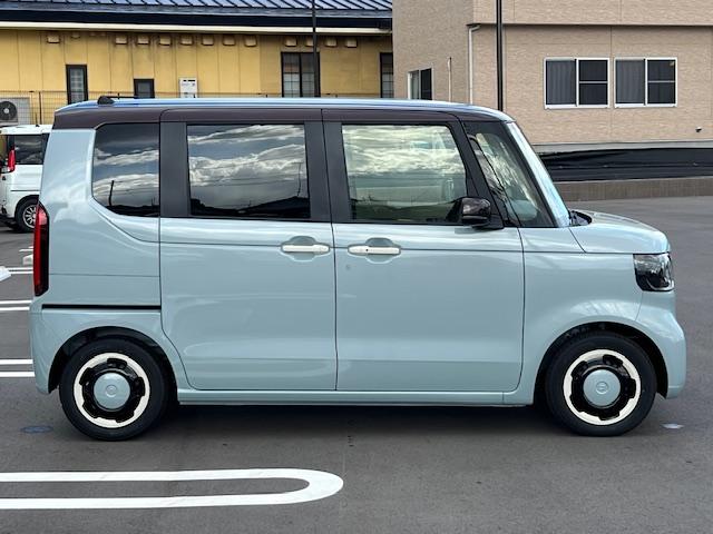 Ｎ－ＢＯＸ ベースグレード　届出済み未使用車　禁煙　コンフォートＰＫＧ　Ｈｏｎｄａセンシング　純正ナビ　地デジ　Ｂカメラ　Ｂｌｕｅｔｏｏｔｈ　両側電動スライドドア　ＬＥＤライト　シートヒーター　フロントドラレコ　ＥＴＣ　ＡＢＳ（3枚目）