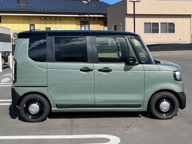 Ｎ－ＢＯＸジョイ ベースグレード　届出済み未使用車　禁煙車　ＪＯＹ　Ｈｏｎｄａセンシング　純正ナビ　地デジ　Ｂカメラ　Ｂｌｕｅｔｏｏｔｈ　片側電動スライドドア　ＬＥＤライト　シートヒーター　ＥＴＣ　前ドラレコ　１４インチホイール（3枚目）