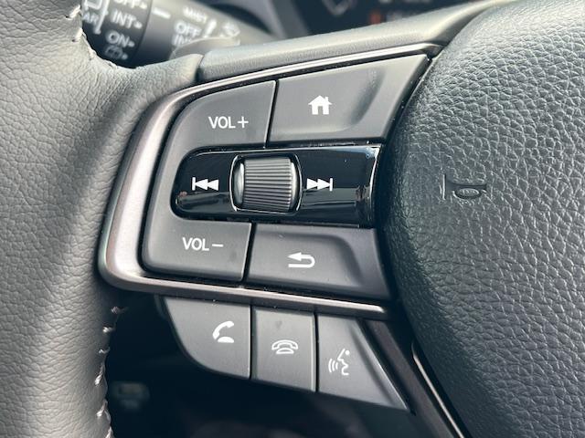 ＷＲ－Ｖ Ｚ　登録済み未使用車　禁煙車　Ｈｏｎｄａセンシング　純正ナビ　地デジ　Ｂカメラ　Ｂｌｕｅｔｏｏｔｈ　ＬＥＤヘッドライト　コーナーセンサー　前ドラレコ　１７インチアルミホイール　ＥＴＣ　ＤＶＤ　ソナー（13枚目）