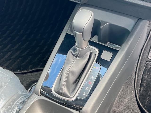 ＷＲ－Ｖ Ｚ　登録済み未使用車　禁煙車　Ｈｏｎｄａセンシング　純正ナビ　地デジ　Ｂカメラ　Ｂｌｕｅｔｏｏｔｈ　ＬＥＤヘッドライト　コーナーセンサー　前ドラレコ　１７インチアルミホイール　ＥＴＣ　ＤＶＤ　ソナー（20枚目）