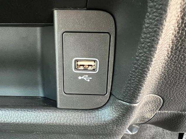 ＷＲ－Ｖ Ｚ　登録済み未使用車　禁煙車　Ｈｏｎｄａセンシング　純正ナビ　地デジ　Ｂカメラ　Ｂｌｕｅｔｏｏｔｈ　ＬＥＤヘッドライト　コーナーセンサー　前ドラレコ　１７インチアルミホイール　ＥＴＣ　ＤＶＤ　ソナー（23枚目）