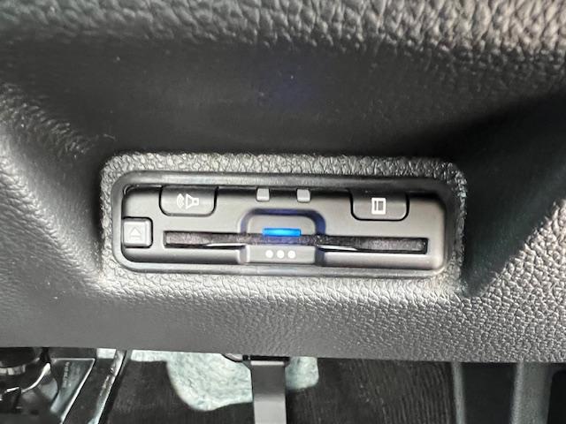 ＷＲ－Ｖ Ｚ　登録済み未使用車　禁煙車　Ｈｏｎｄａセンシング　純正ナビ　地デジ　Ｂカメラ　Ｂｌｕｅｔｏｏｔｈ　ＬＥＤヘッドライト　コーナーセンサー　前ドラレコ　１７インチアルミホイール　ＥＴＣ　ＤＶＤ　ソナー（24枚目）