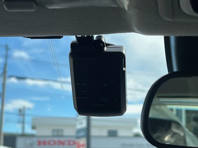 ＷＲ－Ｖ Ｚ　登録済み未使用車　禁煙車　Ｈｏｎｄａセンシング　純正ナビ　地デジ　Ｂカメラ　Ｂｌｕｅｔｏｏｔｈ　ＬＥＤヘッドライト　コーナーセンサー　前ドラレコ　１７インチアルミホイール　ＥＴＣ　ＤＶＤ　ソナー（27枚目）
