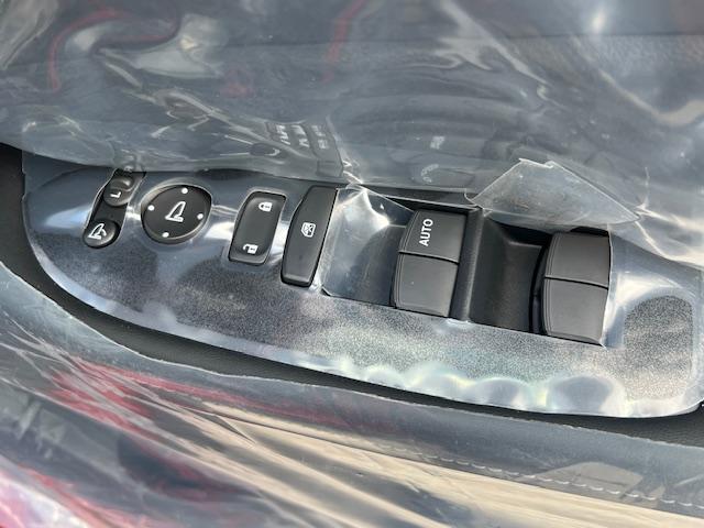 ＷＲ－Ｖ Ｚ　登録済み未使用車　禁煙車　Ｈｏｎｄａセンシング　純正ナビ　地デジ　Ｂカメラ　Ｂｌｕｅｔｏｏｔｈ　ＬＥＤヘッドライト　コーナーセンサー　前ドラレコ　１７インチアルミホイール　ＥＴＣ　ＤＶＤ　ソナー（33枚目）