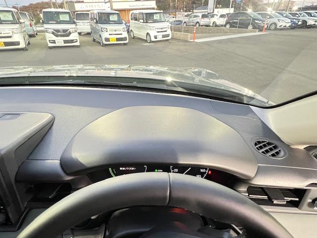 ヴェゼル e:HEVX・HuNTパッケージ 弊社デモカー 禁煙車 ワンオーナー車 Hondaセンシング 純正ナビ 地デジ Bカメラ Bluetooth ホンダコネクト オートリトラミラー コーナーセンサー LEDライト 前後ドラレコ ETC(32枚目)