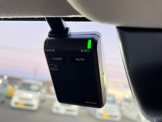 ヴェゼル e:HEVX・HuNTパッケージ 弊社デモカー 禁煙車 ワンオーナー車 Hondaセンシング 純正ナビ 地デジ Bカメラ Bluetooth ホンダコネクト オートリトラミラー コーナーセンサー LEDライト 前後ドラレコ ETC(40枚目)