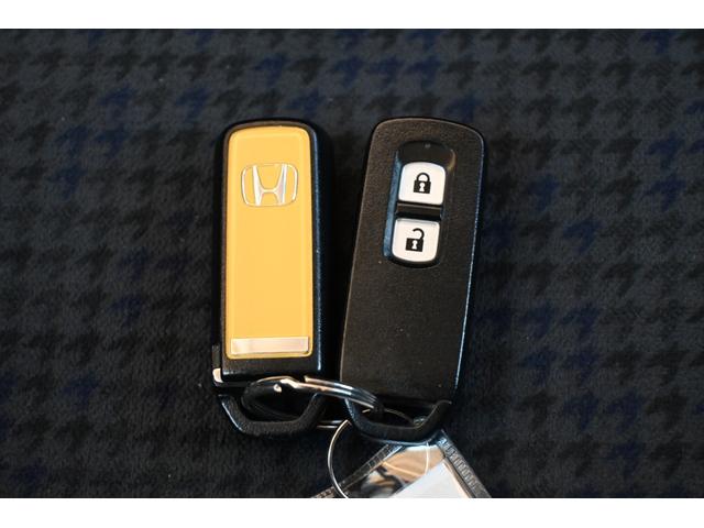 Ｎ－ＯＮＥ Ｇ・ローダウン　追突軽減ブレーキ　ストラーダナビ　ワンセグ　Ｒカメラ　ＥＴＣ　アルミホイール　ＨＩＤライト　イモビライザー　Ｂカメラ　ＥＣＯＮ　パワステ　オートエアコン　パワーウィンドウ　ＥＳＣ　ＡＢＳ　ナビＴＶ（15枚目）