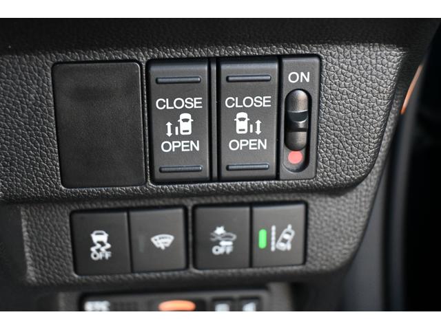 フリード Ｇ・ホンダセンシング　純正ナビ　フルセグ　Ｒカメラ　ＥＴＣ　ＦＲドラレコ　シートヒーター　アルミホイール　ＬＥＤライト　両側Ｐスライドドア　Ｆセグ　追突被害軽減ブレーキ　ｉストップ　Ｗエアバッグ　パワーウィンドウ　ＶＳＡ（14枚目）